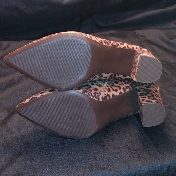 Leopard print heeled booties sz 11 - Picture 4 of 5
